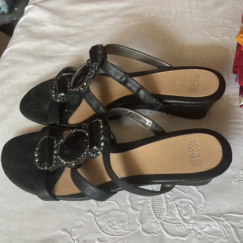 Mootsies Tootsies Black Jeweled Sandals | Size 9